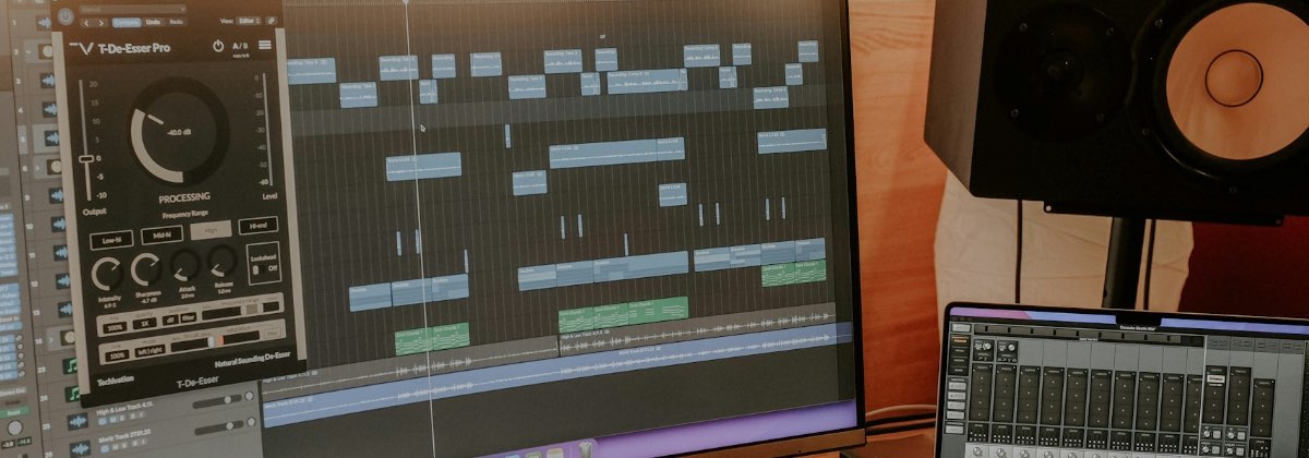 Audio editing software showing a waveform on a computer screen